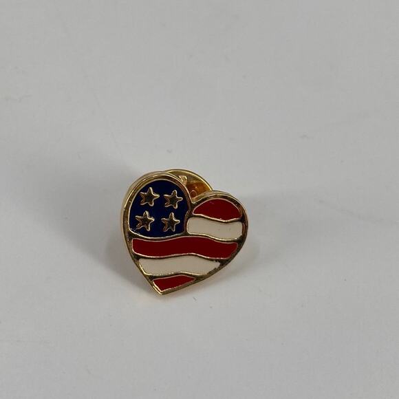 Vintage Avon American flag heart pin - Picture 1 of 5